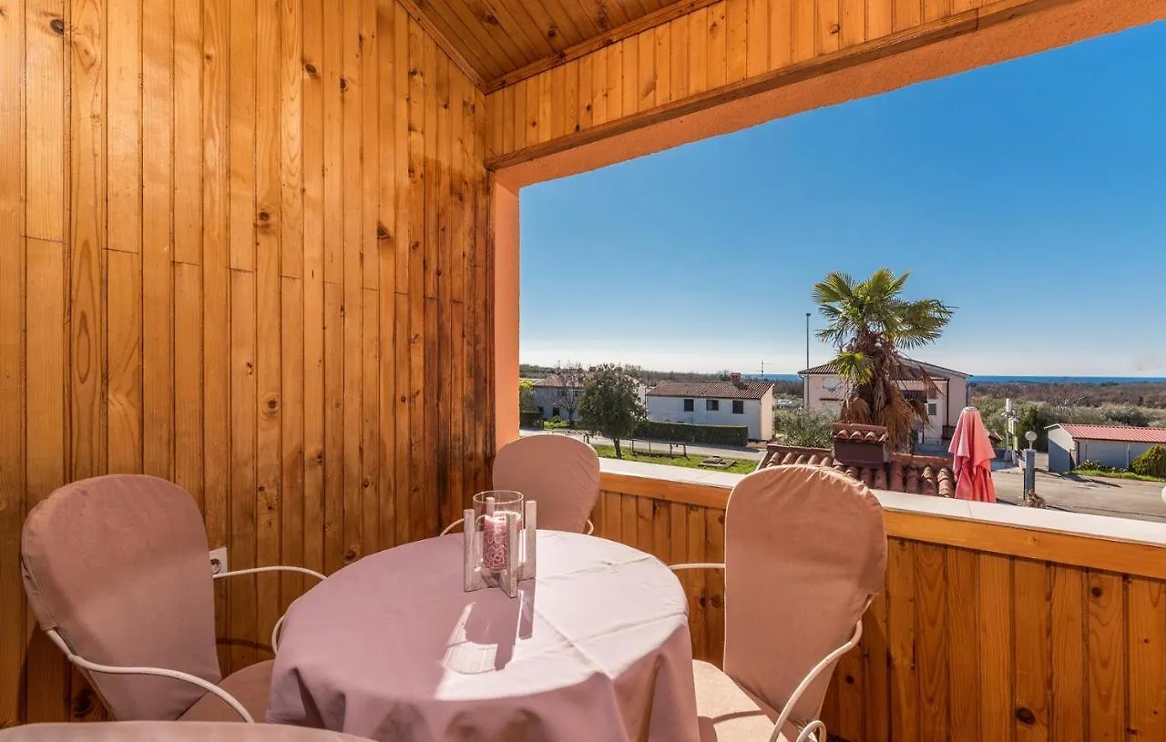 Apartment Dante Tar Tar-Vabriga